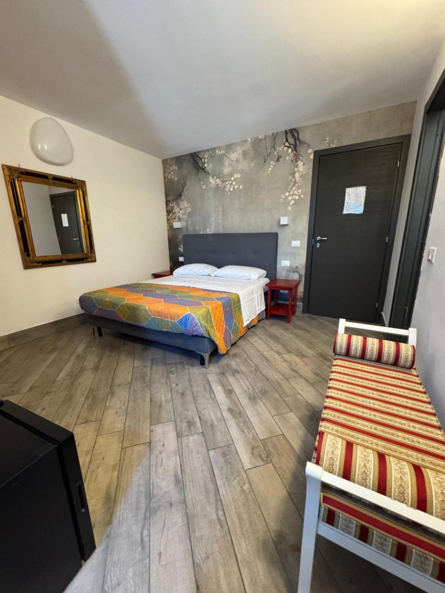 Relais Al Porto Hotel Peschiera del Garda Buitenkant foto