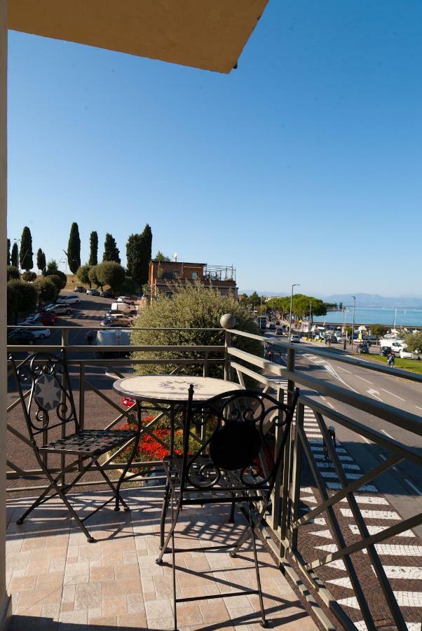 Relais Al Porto Hotel Peschiera del Garda Buitenkant foto